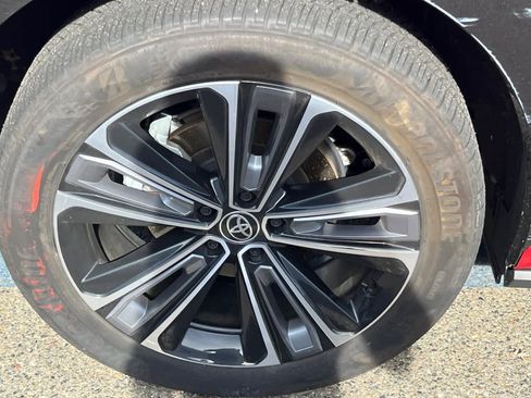 Used 2023 Toyota bZ4X Limited image 14