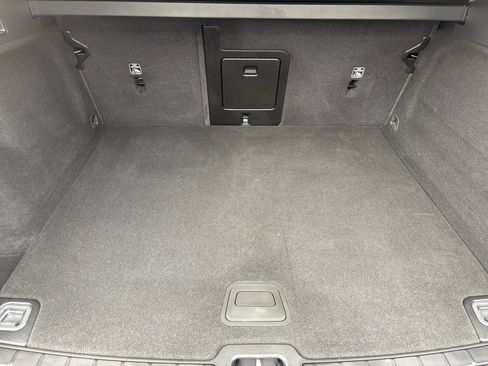 Used 2024 Volvo XC60 B5 Core image 37