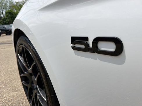 Used 2016 Ford Mustang GT Premium w/ Equipment Group 401A RWD image 18