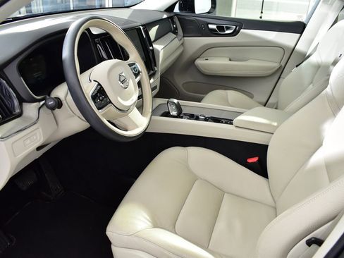 Used 2023 Volvo XC60 T8 Plus w/ Climate Package image 12