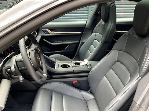New 2025 Porsche Taycan image 8