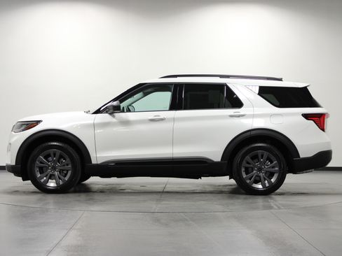 New 2026 Ford Explorer Active w/ Active Comfort Package image 7