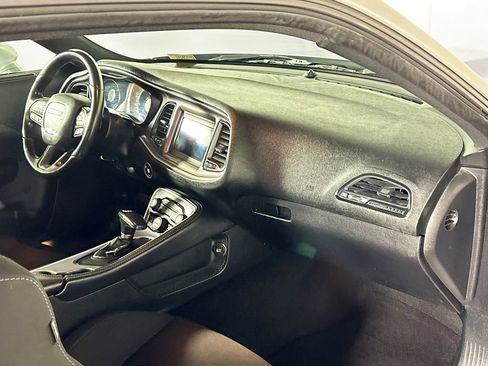 Used 2022 Dodge Challenger GT image 12