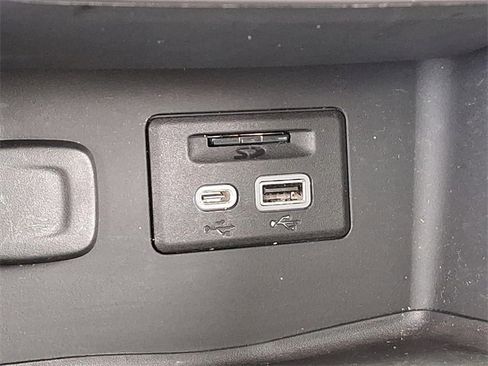 Used 2022 GMC Acadia AT4 w/ Technology Package image 25