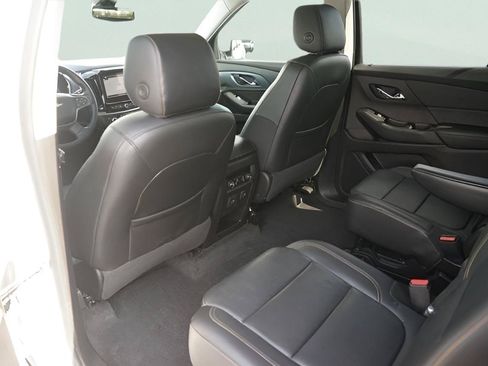 Used 2019 Chevrolet Traverse Premier w/ Driver Confidence II Package FWD image 12