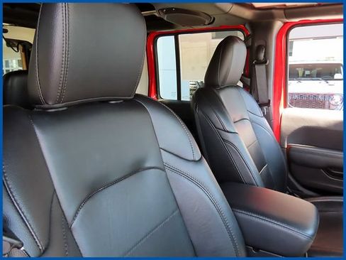 Used 2023 Jeep Wrangler Unlimited Sahara AWD/4WD image 9