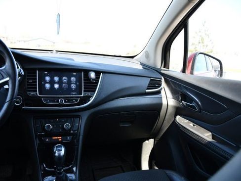 Used 2021 Buick Encore Preferred image 19