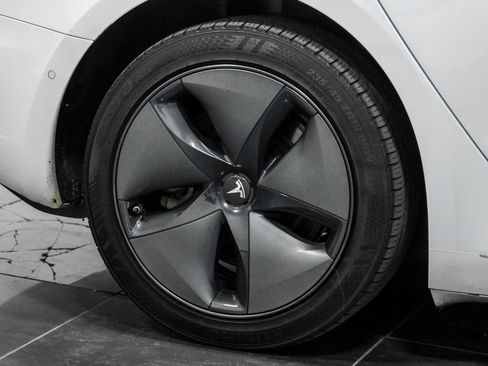 Used 2019 Tesla Model 3 Long Range RWD image 46