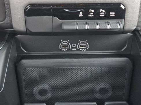 New 2026 RAM 1500 Express AWD/4WD image 12