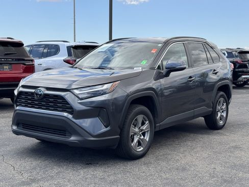 Used 2024 Toyota RAV4 XLE FWD image 3