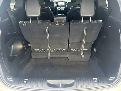 Used 2024 Chrysler Pacifica Limited w/ S Appearance Package image 22