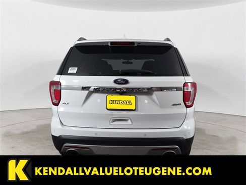 Used 2017 Ford Explorer XLT image 4
