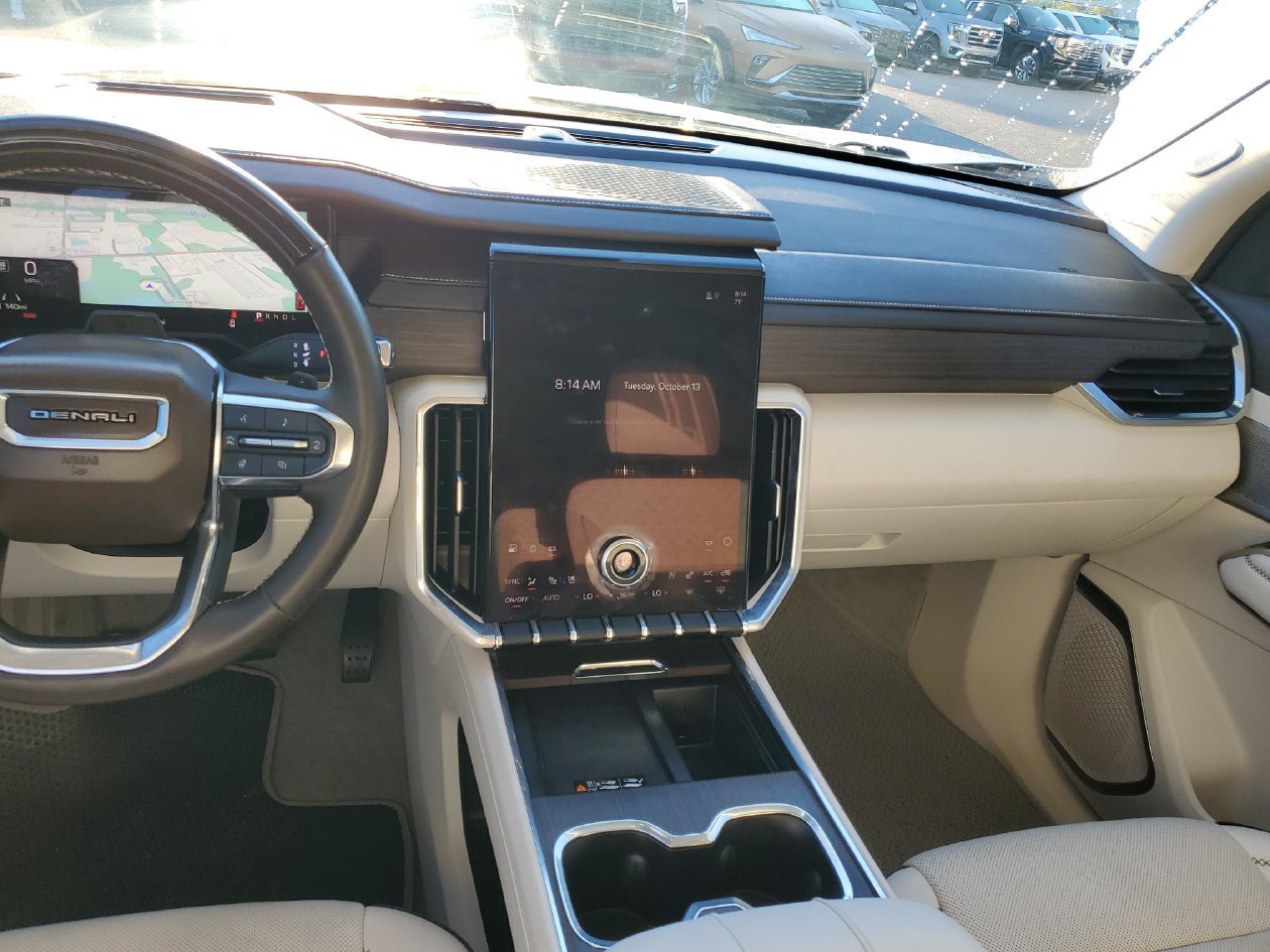 Used 2024 GMC Acadia Denali w/ Super Cruise Package FWD image 13