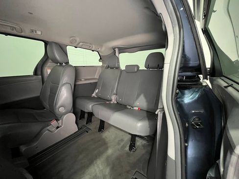 Used 2015 Toyota Sienna LE FWD image 19
