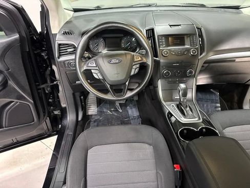 Used 2018 Ford Edge SE FWD image 13