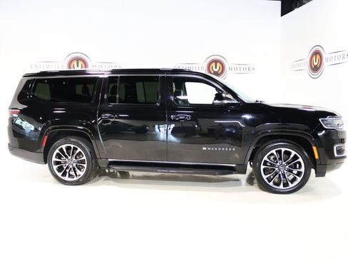 Used 2023 Jeep Wagoneer L Series II w/ Premium Group I AWD/4WD image 33