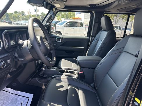 New 2025 Jeep Gladiator Sport image 35