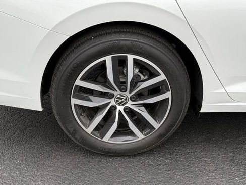 Used 2025 Volkswagen Jetta SE image 10