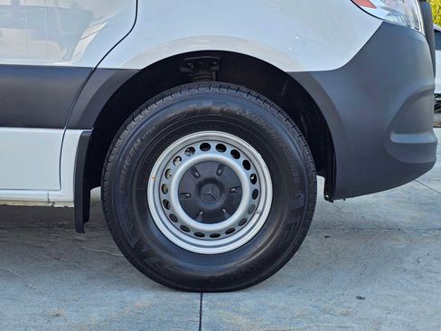 Used 2025 Mercedes-Benz Sprinter 2500 image 11