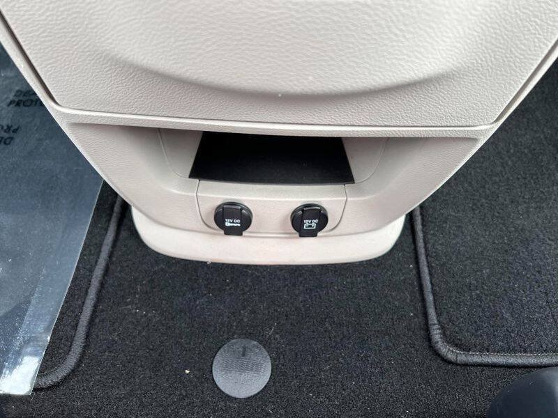 Used 2018 Dodge Grand Caravan SE w/ UConnect Hands-Free Group FWD image 27