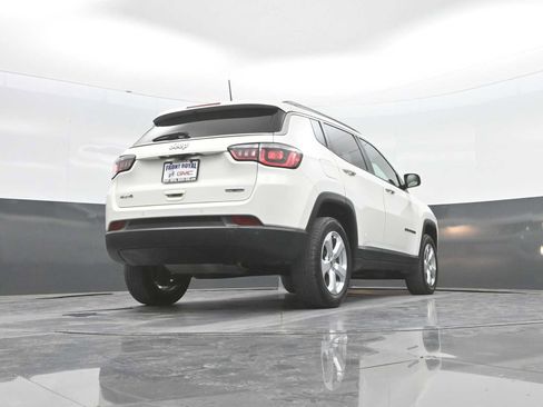 Used 2017 Jeep Compass Latitude w/ Popular Equipment Group AWD/4WD image 49