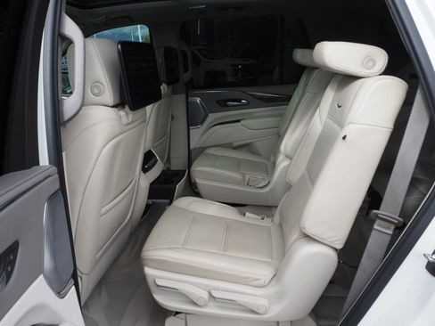 Used 2023 Cadillac Escalade Sport Platinum AWD/4WD image 14