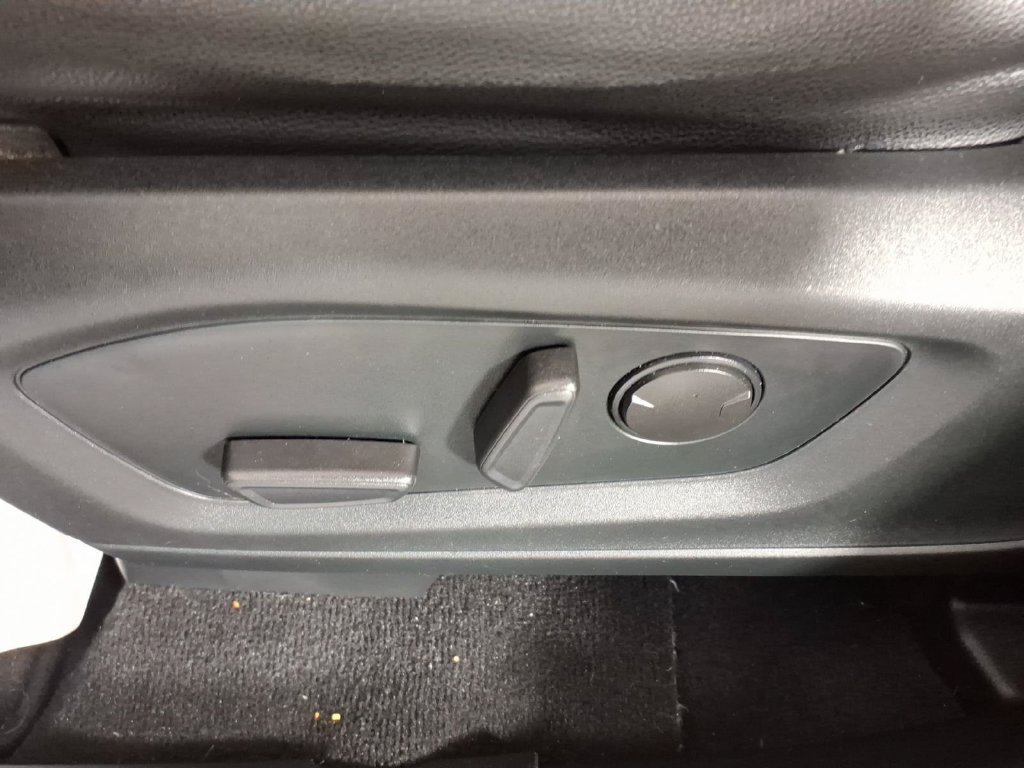 Used 2020 Ford Explorer XLT w/ Equipment Group 202A AWD/4WD image 15