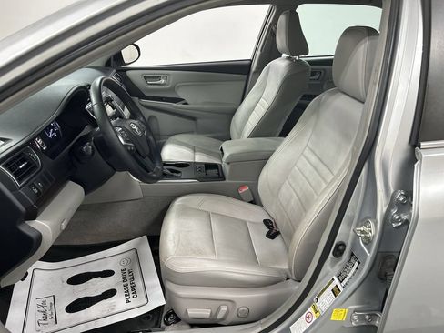 Used 2015 Toyota Camry XLE FWD image 9