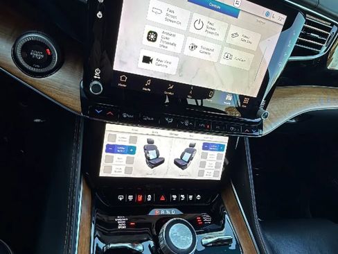 Used 2022 Jeep Grand Wagoneer Series III image 30