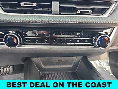 New 2026 Chevrolet Equinox LT w/ Convenience Package II FWD image 36