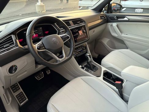 Certified 2022 Volkswagen Tiguan SE R-Line image 13