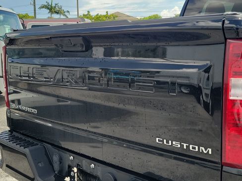 Used 2025 Chevrolet Silverado 1500 Custom RWD image 9