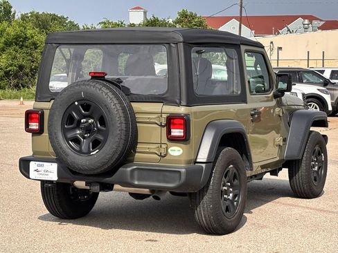 Used 2025 Jeep Wrangler Sport AWD/4WD image 4