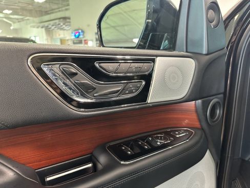 Used 2021 Lincoln Navigator Reserve w/ Luxury Package AWD/4WD image 12