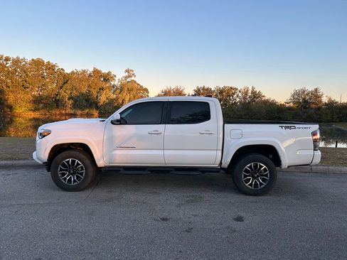 Used 2021 Toyota Tacoma TRD Sport image 2