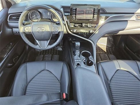 Used 2023 Toyota Camry SE image 7