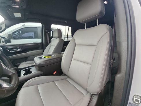 Used 2024 Chevrolet Tahoe Z71 w/ Luxury Package AWD/4WD image 19