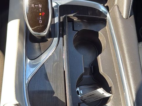 Used 2019 Buick Enclave Essence image 19