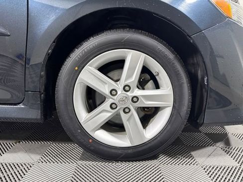 Used 2014 Toyota Camry SE image 14
