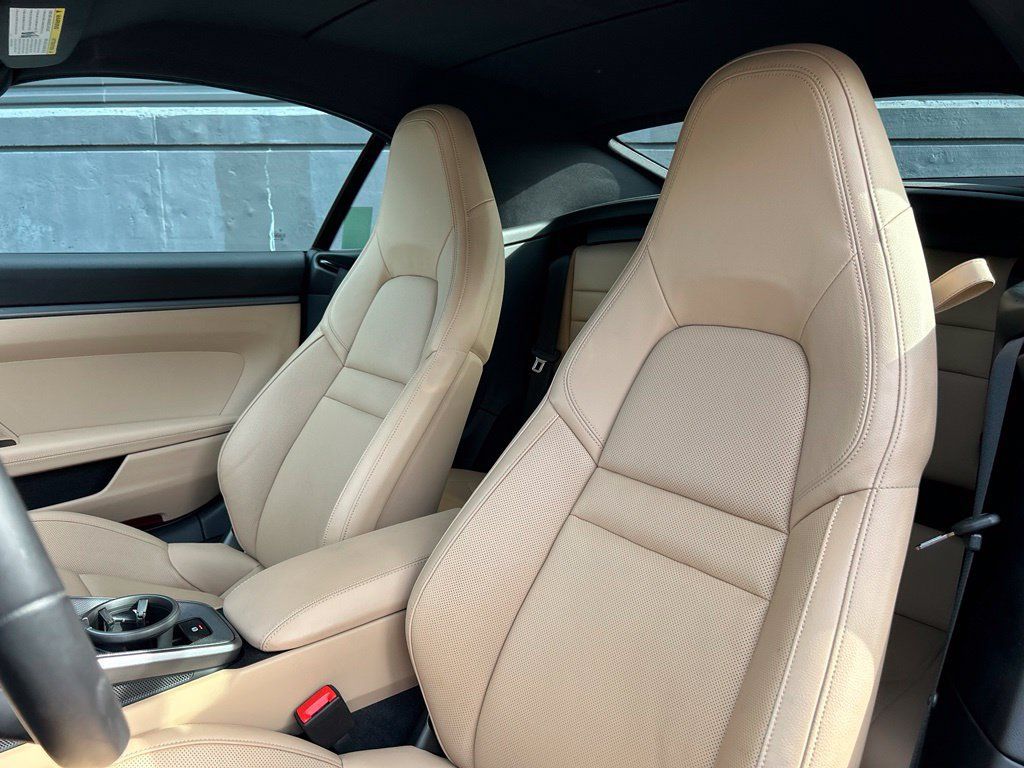 Certified 2024 Porsche 911 Carrera RWD image 5