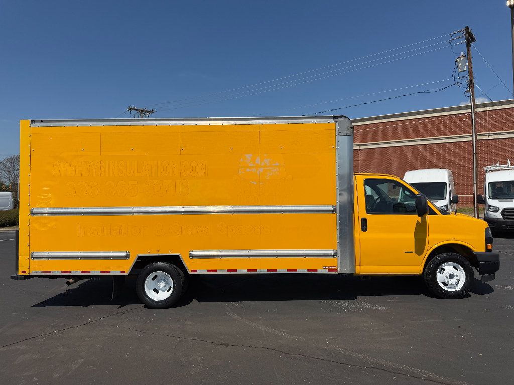 Used 2020 GMC Savana 3500 Extended RWD image 1