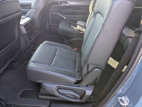 New 2026 Jeep Grand Wagoneer 4WD image 23