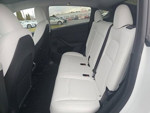 Used 2024 Tesla Model Y Long Range image 11