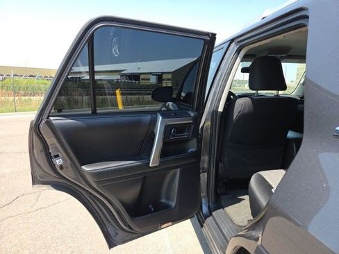 Used 2015 Toyota 4Runner SR5 AWD/4WD image 13