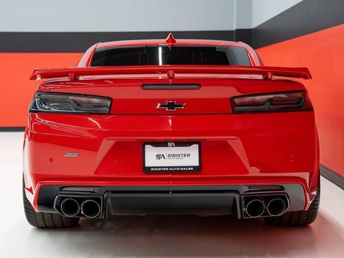 Used 2018 Chevrolet Camaro SS RWD image 32