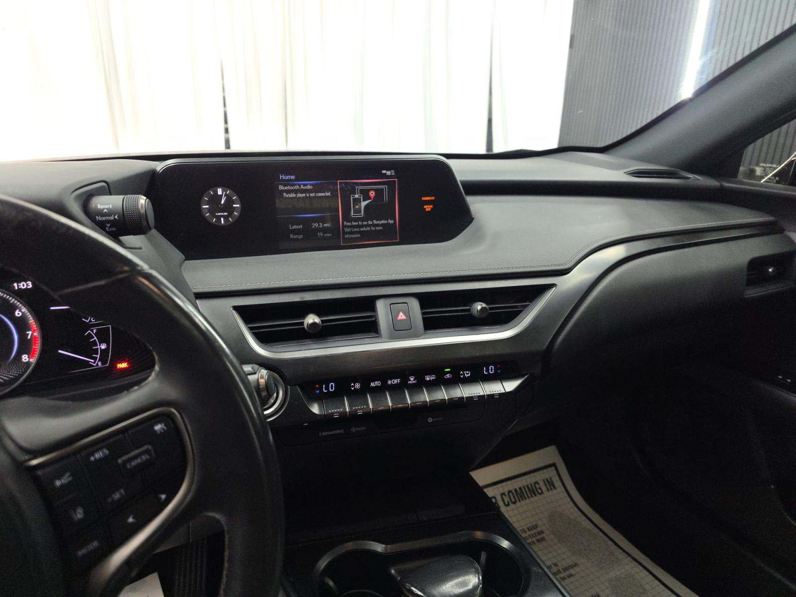 Used 2021 Lexus UX 200 w/ Accessory Package (Z1) FWD image 5