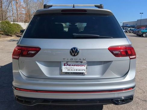 Used 2023 Volkswagen Tiguan SE R-Line image 5