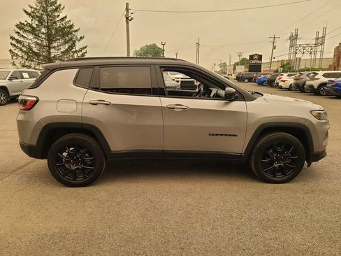 Used 2022 Jeep Compass Latitude w/ Convenience Group AWD/4WD image 6