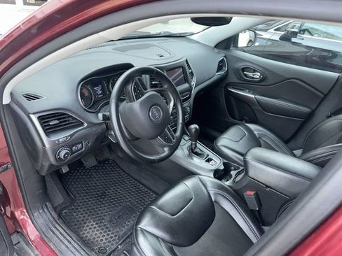 Used 2019 Jeep Cherokee Latitude Plus w/ Comfort/Convenience Group image 17