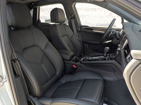 New 2026 Porsche Macan image 25